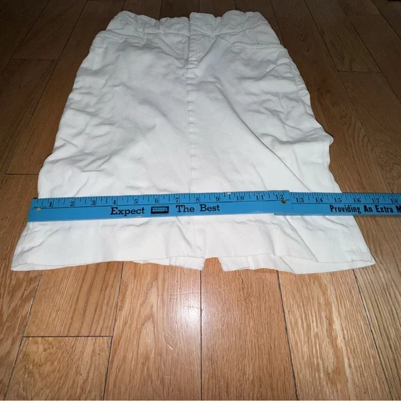 Banana Republic White Pencil Stretch Skirt - Clean Tailored Silhouette petite 0 - Picture 11 of 12